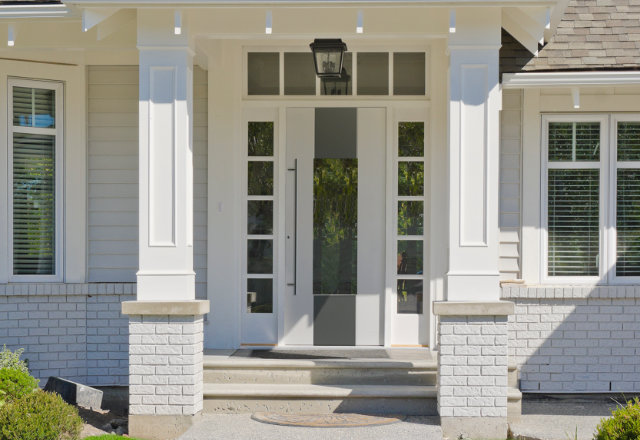 Schüco Haustür weiß mit Seitenteil rechts und links