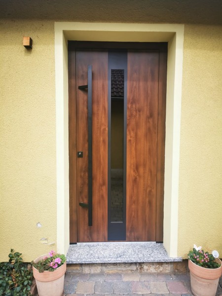 alu-haustuer-blackline-holzdekor